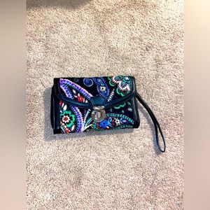 VERA BRADLEY WALLET WRISTLET!!